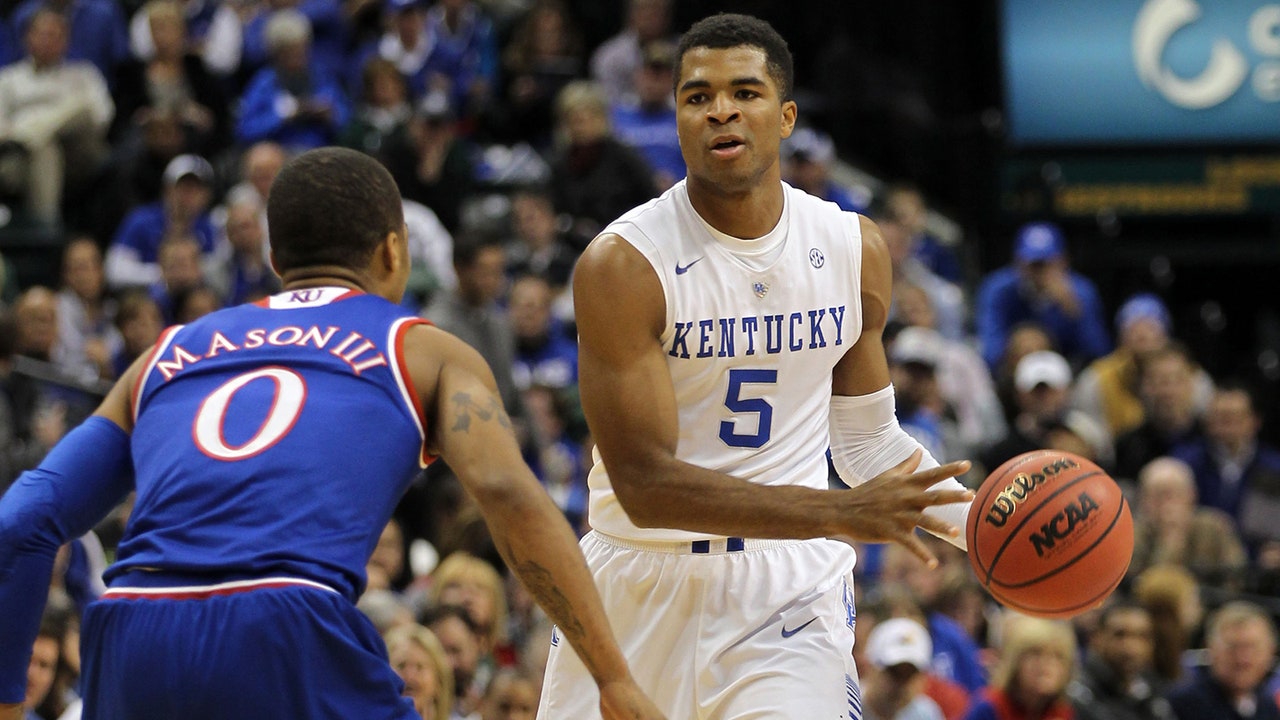 Court Vision: Kentucky delivers on No. 1 ranking, thumps No. 5 Kansas